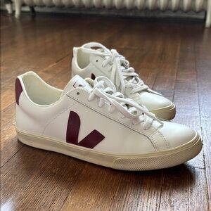 Veja Campo burgundy & white sneaker